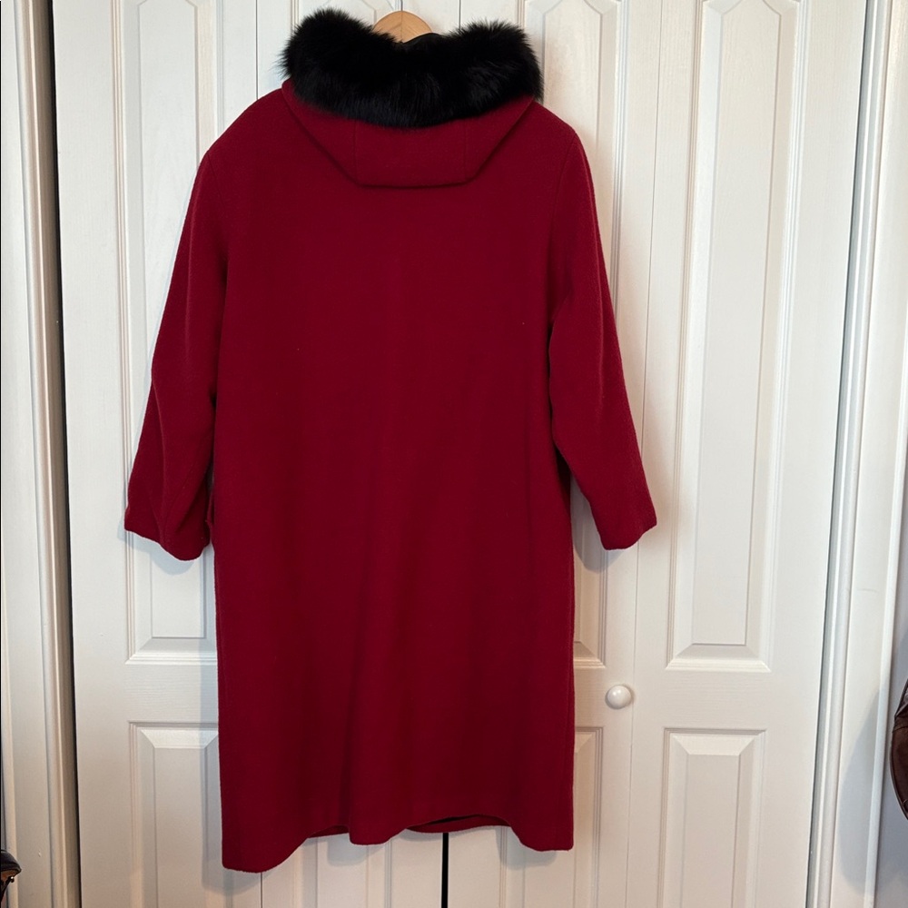 Handcrafted Inuit Parka - Picture 5 of 5